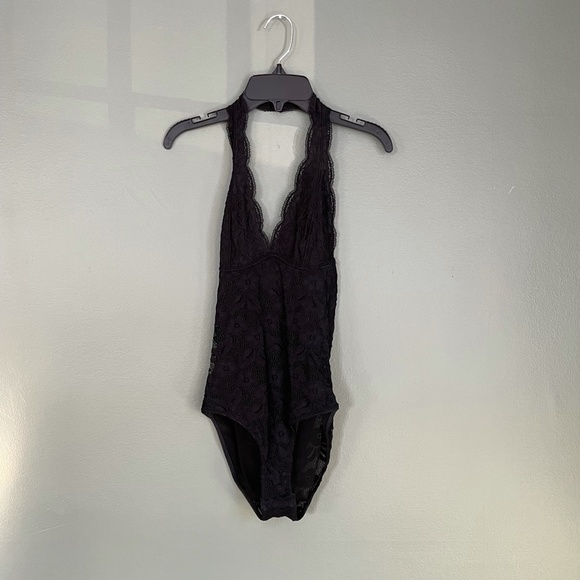 NEW XS Urban Outfitters Out From Under Black V Neck Lace Bodysuit - Picture 3 of 5